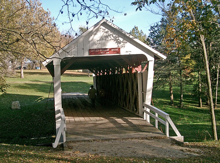 Cutler–Donahoe Bridge in Winterset City Park